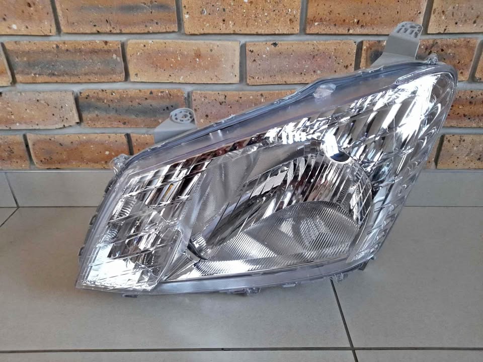 ISUZU KB250 Fleetside 2012/2015 BRAND NEW HEADLIGHTS FOR SALE