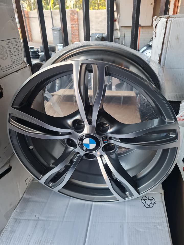 Bmw Brand new mags size 17 pcd 6x120