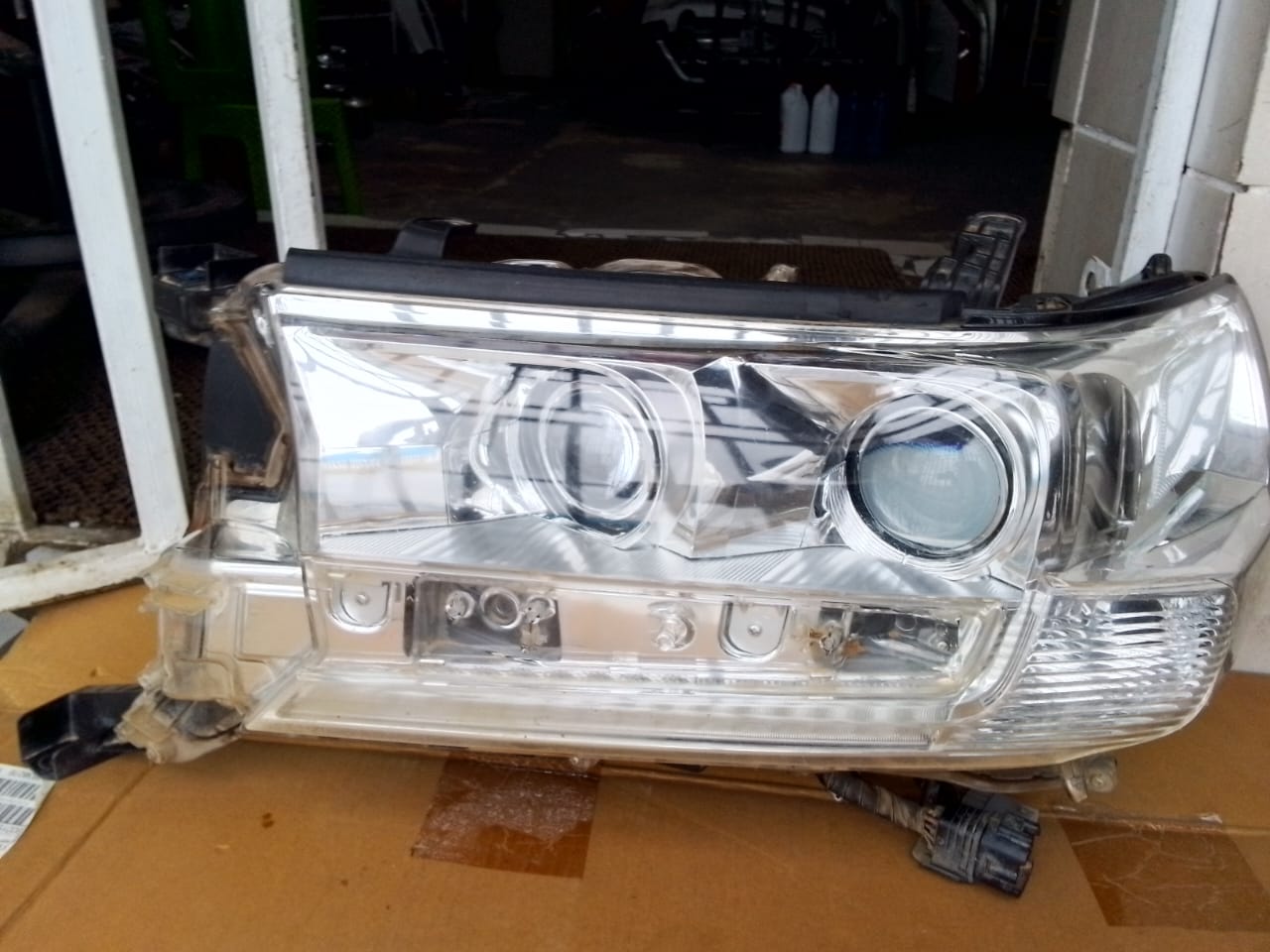 (2018-2023) TOYOTA LAND CRUISER PRADO LHS XENON HEADLIGHT - Private Seller (2018-2023) TOYOTA LAND CRUISER PRADO LHS XENON HEADLIGHT - Private Seller