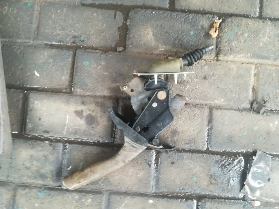 TOYOTA COROLLA HAND BRAKE FOR SALE - Private Seller TOYOTA COROLLA HAND BRAKE FOR SALE - Private Seller