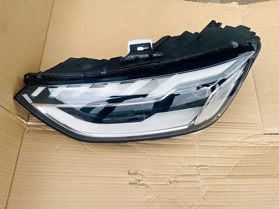 Audi A4 B9 facelift headlight