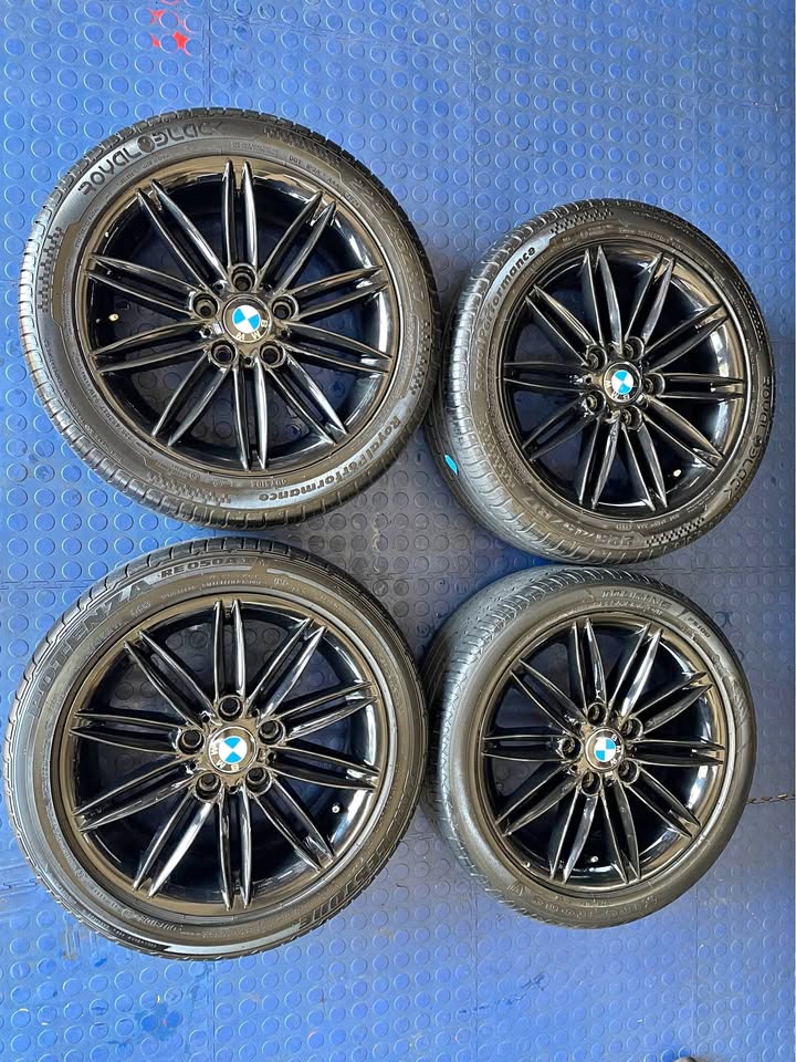 17 INCH BMW M-SPORT ORIGINAL DESIGN RIM SET WITH TYRES PRE-OWNED - Private Seller 17 INCH BMW M-SPORT ORIGINAL DESIGN RIM SET WITH TYRES PRE-OWNED - Private Seller