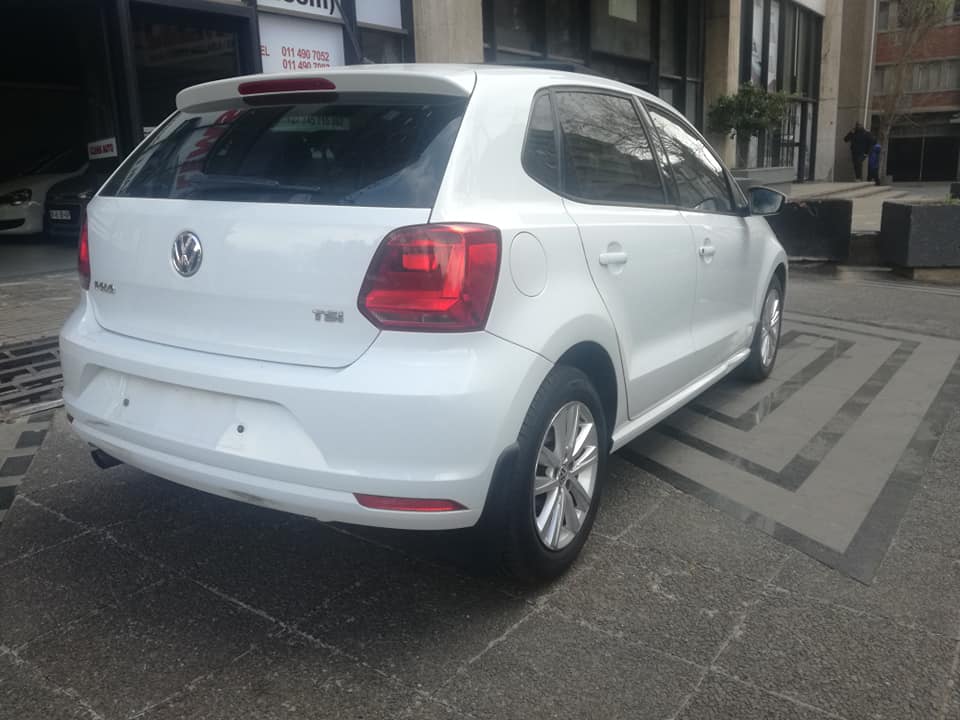 2016 Volkswagen polo 1.2tsi panoramic roof AVAILABLE