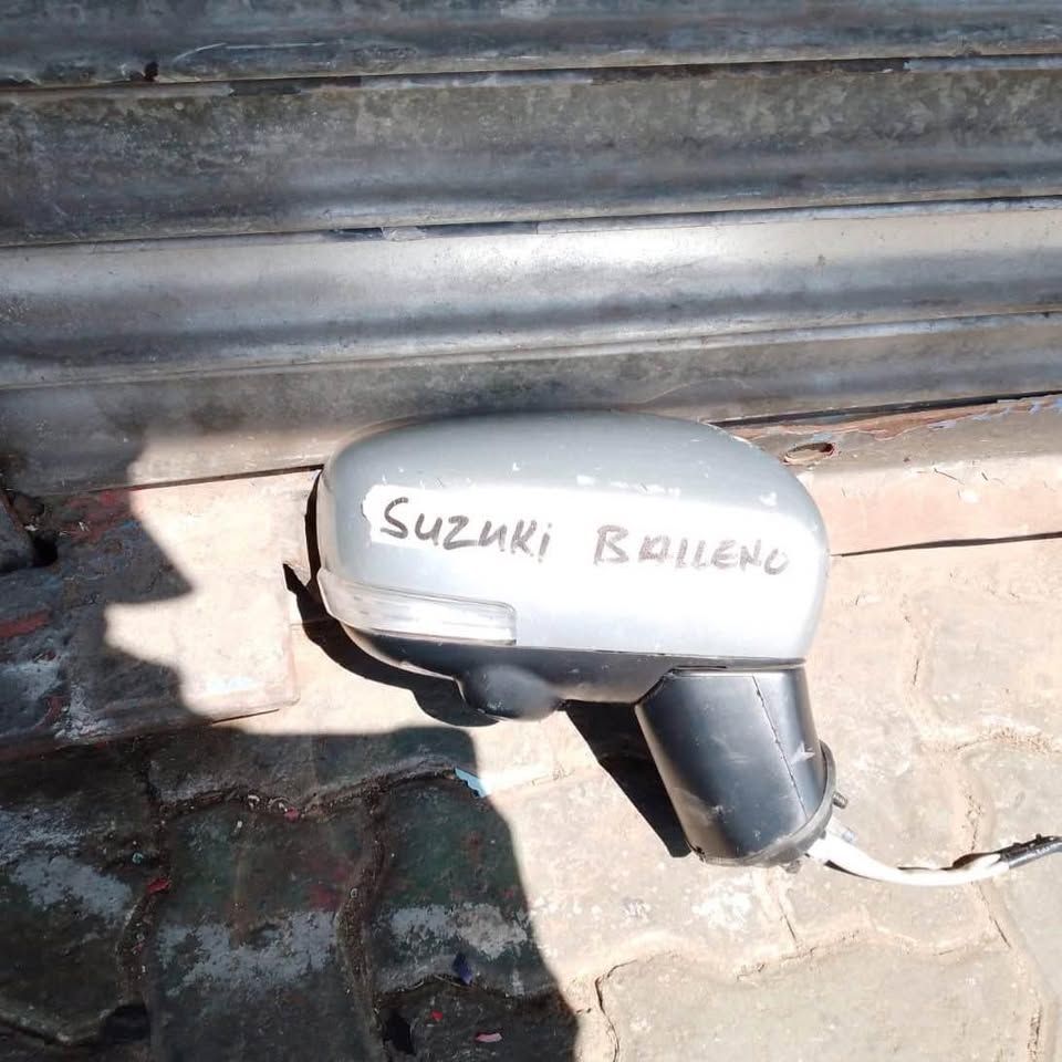 Suzuki Baleno side mirror - Private Seller