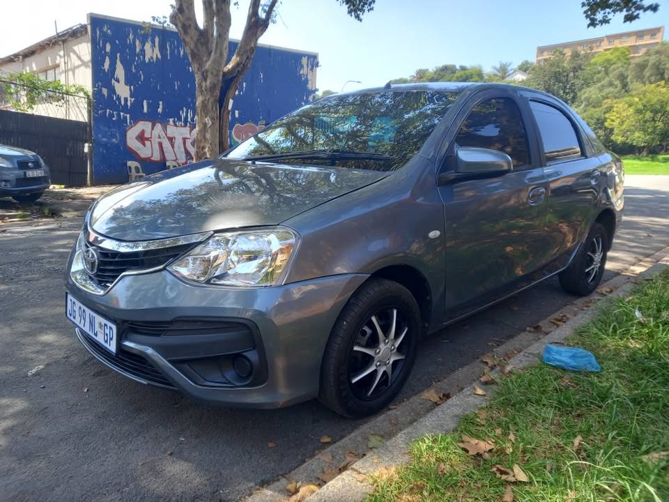 2017 Toyota Etios Sedan Grey. 1.5 Sprint Petrol, Manual, 81000kms