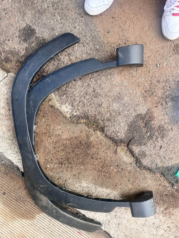 Toyota Corolla cross front left and right wheel arch - Private Seller Toyota Corolla cross front left and right wheel arch - Private Seller