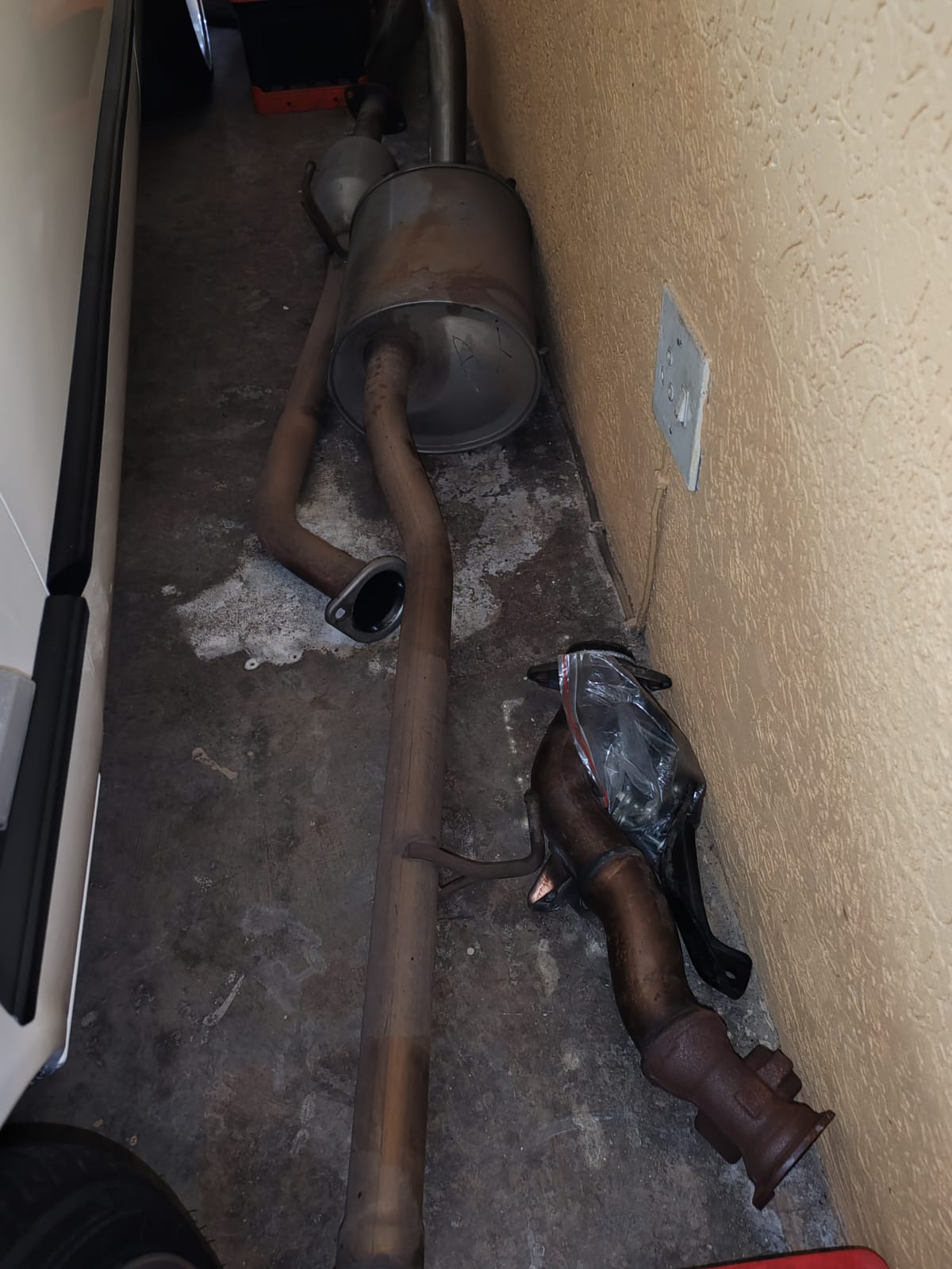 HILUX EXHAUST FOR SALE - Private Seller HILUX EXHAUST FOR SALE - Private Seller