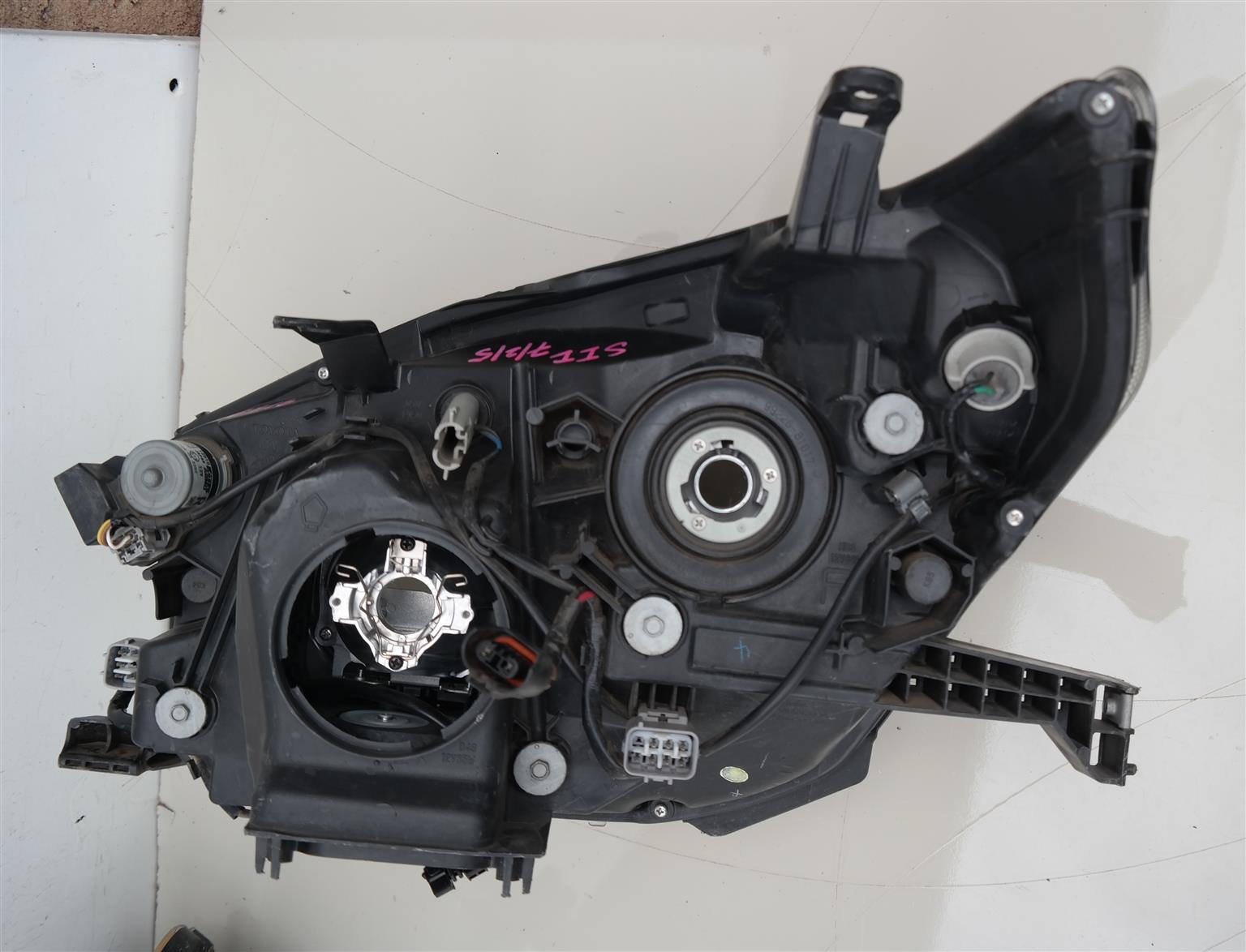 Toyota Prado left and right side xenon headlights - Private Seller Toyota Prado left and right side xenon headlights - Private Seller