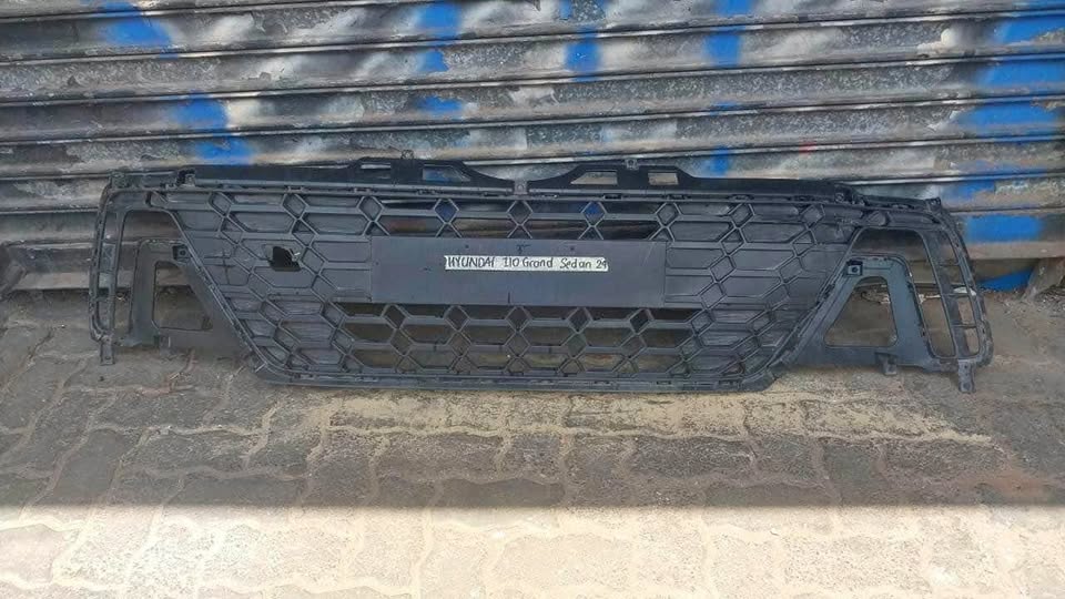 Hyundai i10 Grand sedan bottom grill - Private Seller Hyundai i10 Grand sedan bottom grill - Private Seller