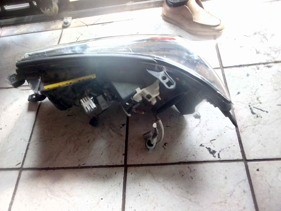 TOYOTA LAND CRUISER HEADLIGHT - Private Seller