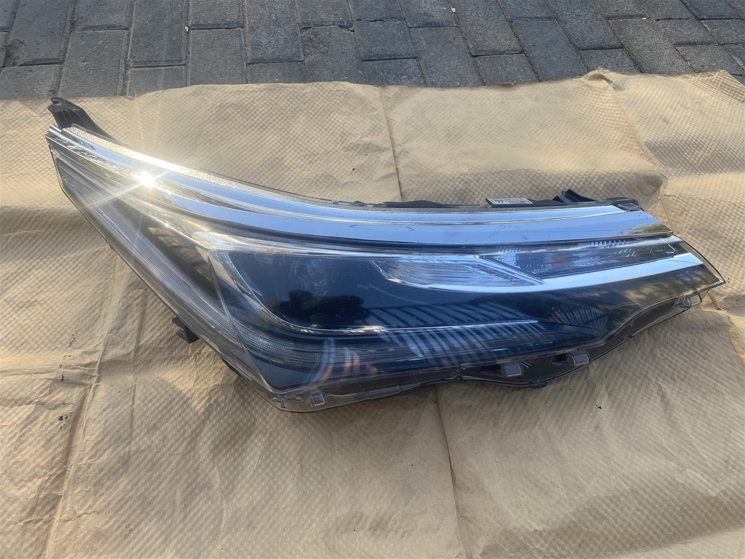 2019 TOYOTA COROLLA PRESTIGE FULL LED HEADLIGHT RIGHT SIDE FOR SALE