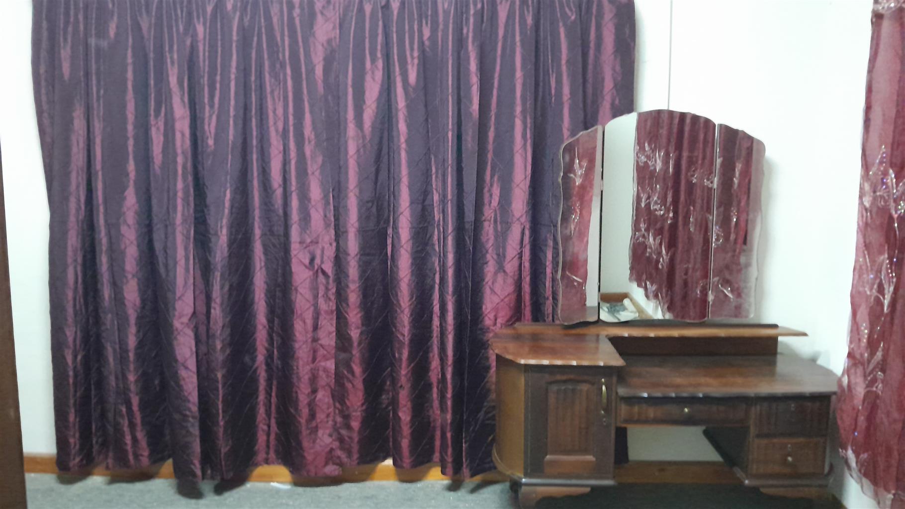 Selling a Amfra bethlehem bedroom set