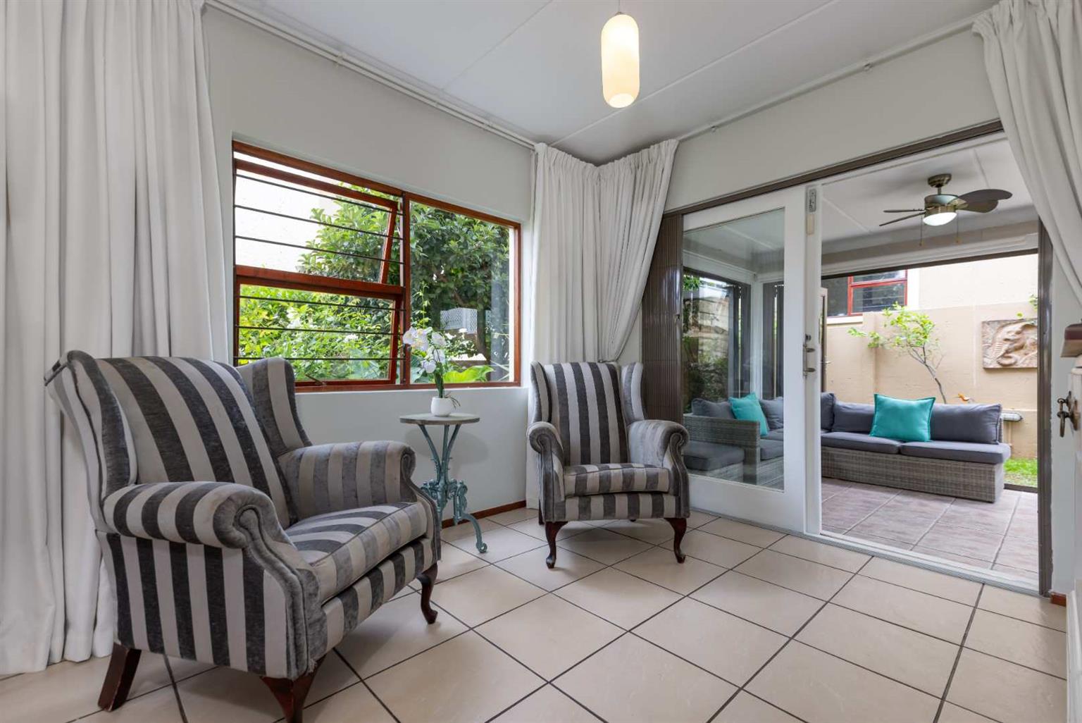 Townhouse For Sale in Douglasdale