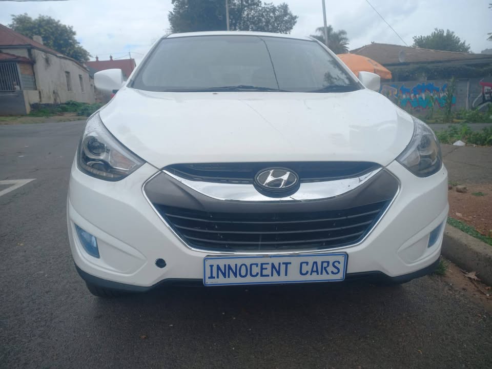 2015 Hyundai ix35 SUV 2.0 PETROL, MANUAL, White Color, Mileage 82000kms. Reserve Came