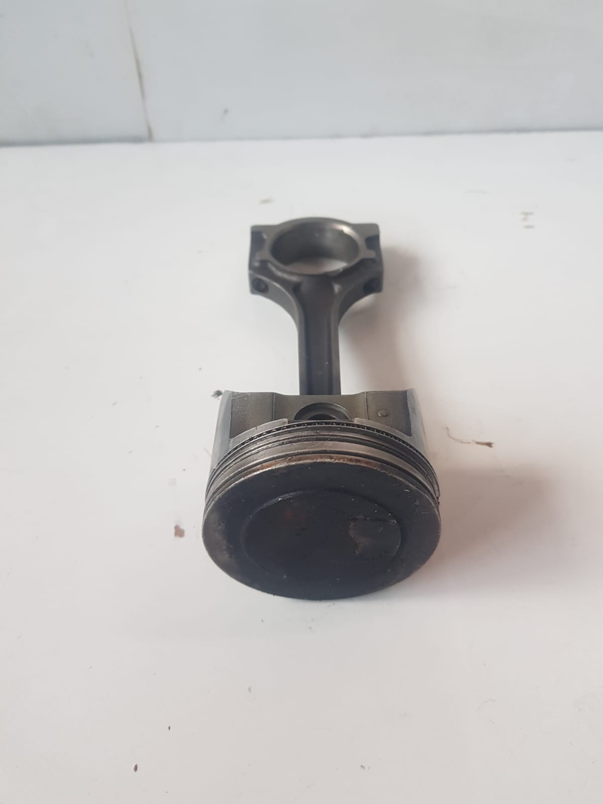 Ford 1.4L Piston & Conrod - Private Seller Ford 1.4L Piston & Conrod - Private Seller