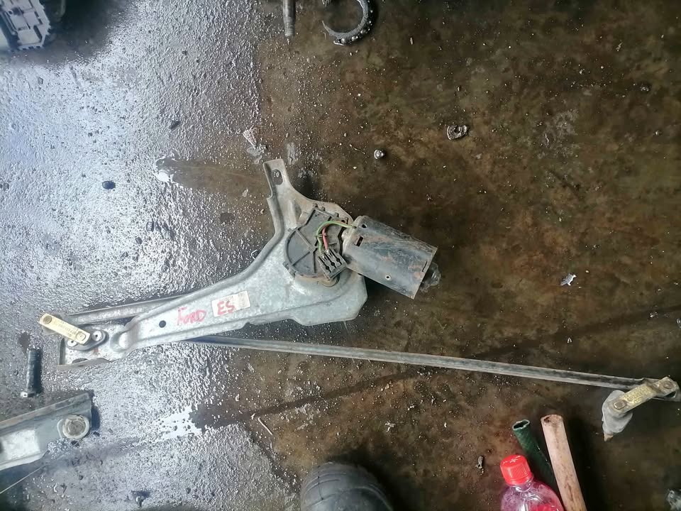 Ford escort wiper linkage complete - Private Seller Ford escort wiper linkage complete - Private Seller
