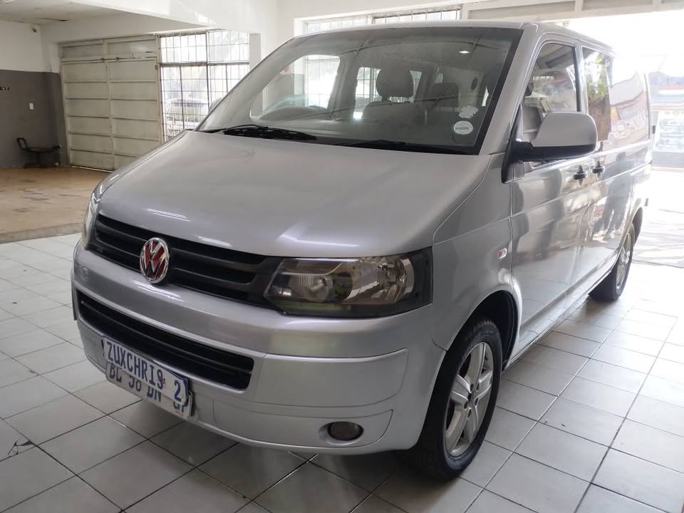 2011 VW TRANSPORTER 2.0D 9 SEATER MANUAL