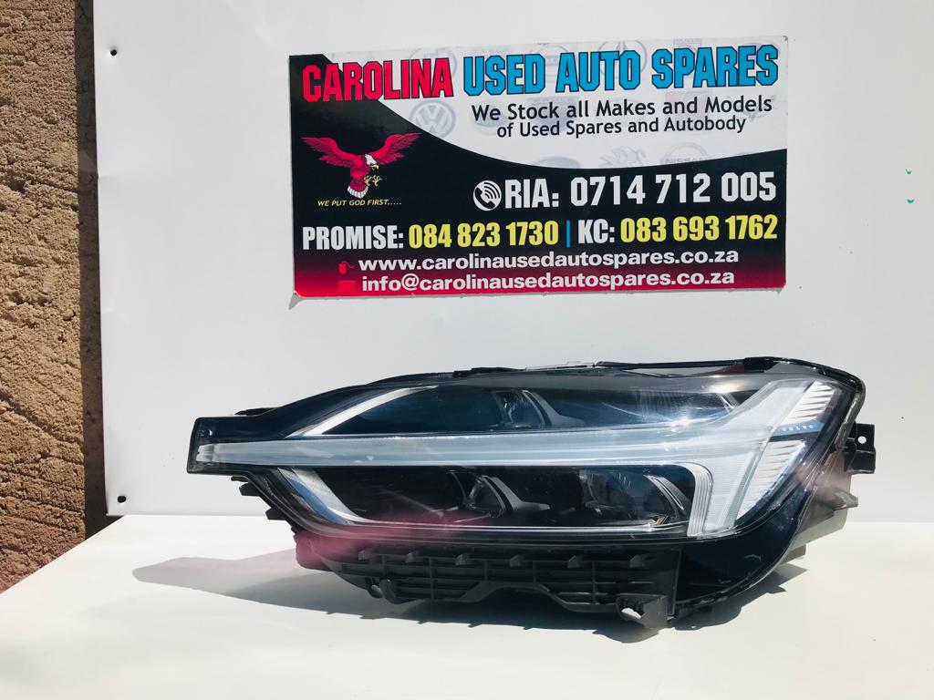 Volvo XC60 left side (LED system) complete xenon headlight - Private Seller Volvo XC60 left side (LED system) complete xenon headlight - Private Seller