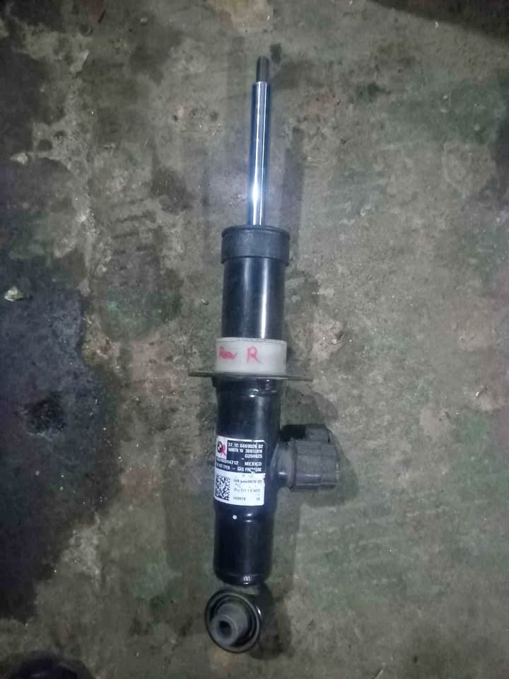 Bmw X5 G05 Right-side rear shock - Private Seller Bmw X5 G05 Right-side rear shock - Private Seller