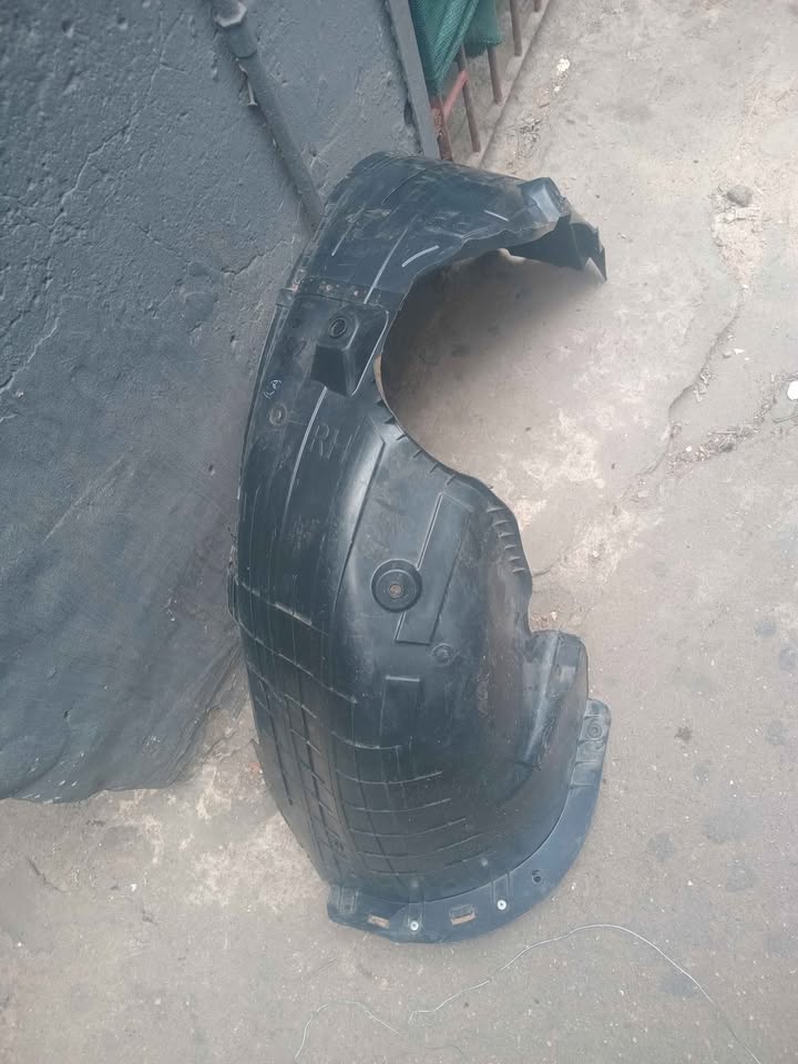Kia something Right-side fender liner - Private Seller Kia something Right-side fender liner - Private Seller
