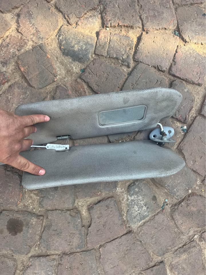 TOYOTA TAZZ SUNVISORS - Private Seller