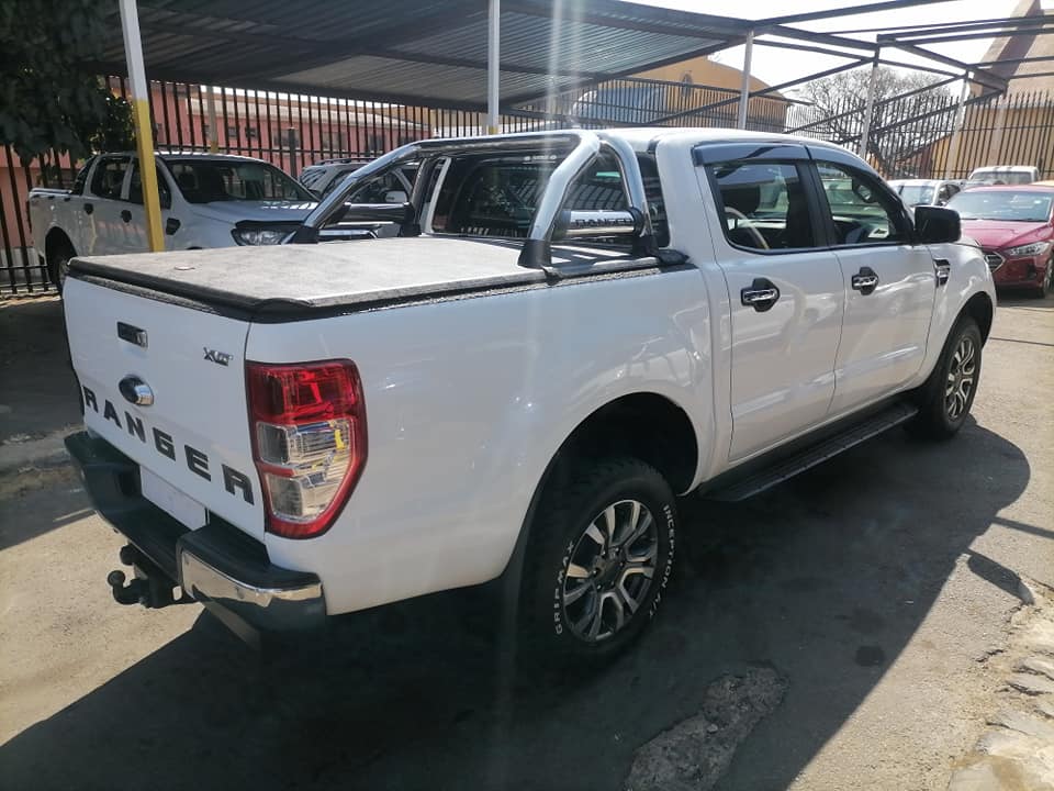 2021 Ford ranger 2.0 XLT Automatic with a leather seat and Service history