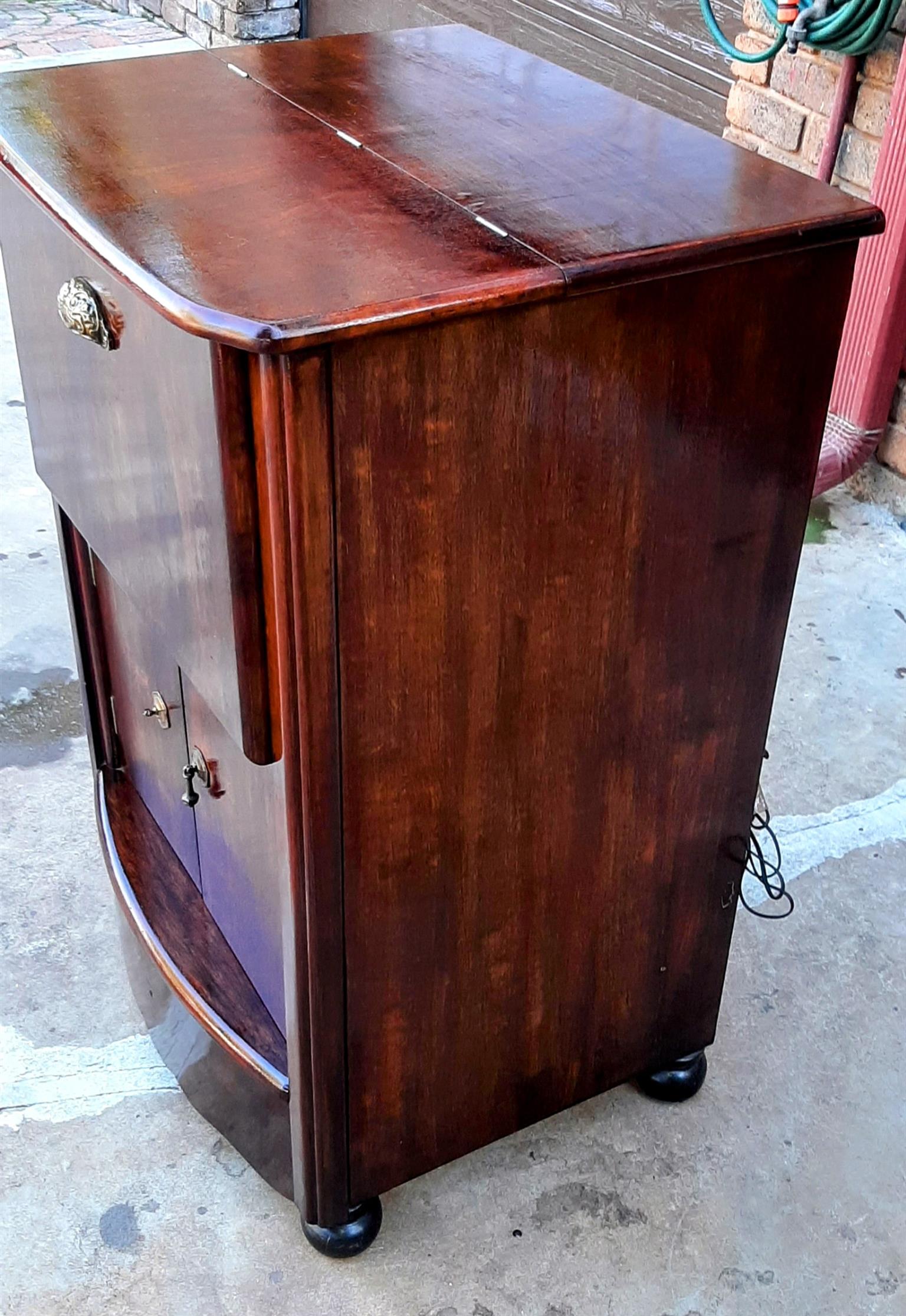 Vintage cocktail bar