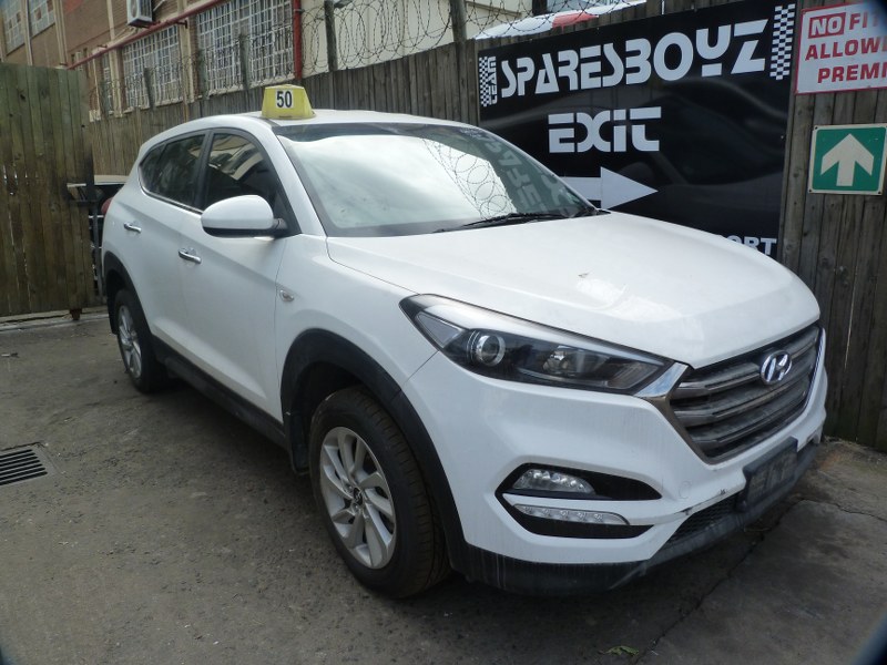 Hyundai Tucson 2.0 Premium Manual White - 2016 STRIPPING FOR SPARES - Private Seller Hyundai Tucson 2.0 Premium Manual White - 2016 STRIPPING FOR SPARES - Private Seller
