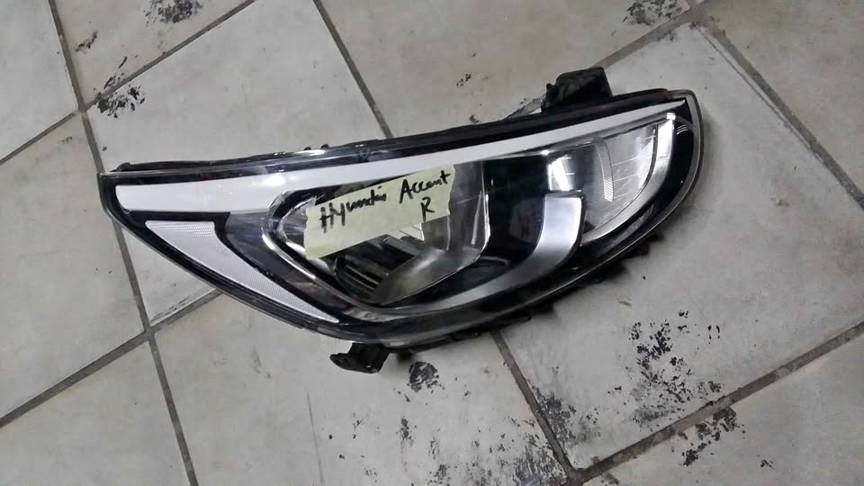 Hyundai Accent headlight - Private Seller Hyundai Accent headlight - Private Seller