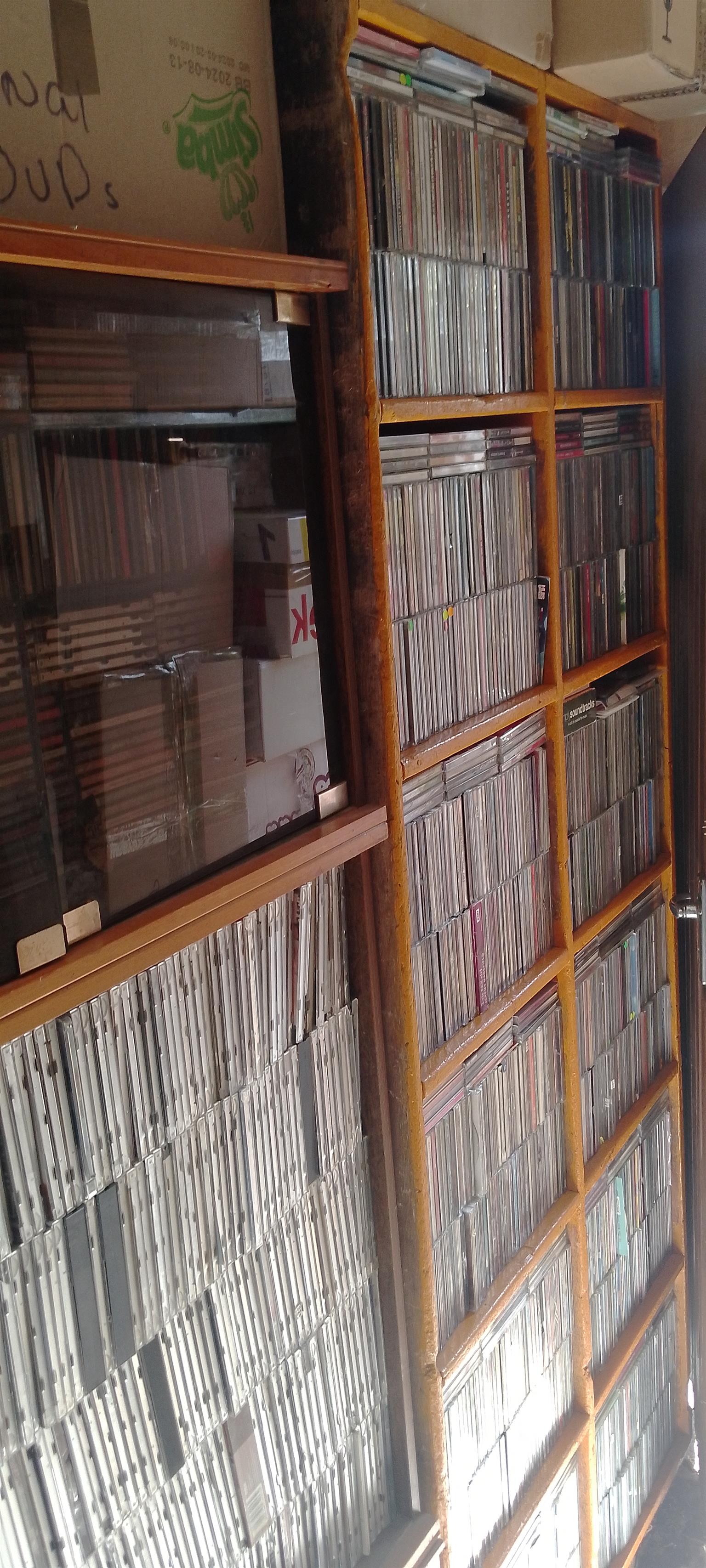 I have 40,000+ cds for sale,pop,rock,jazz,country,afrikaans,classics and more. I have 40,000+ cds for sale,pop,rock,jazz,country,afrikaans,classics and more.