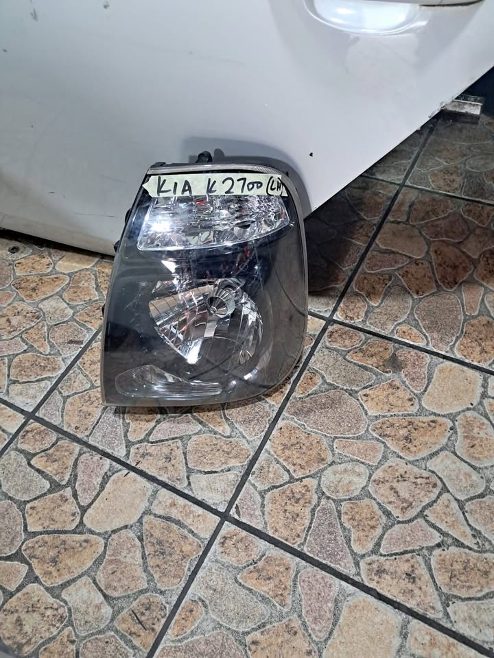 KIA K 2700 Headlight  Used Auto Body Spare Parts at Sema Spare Center. Affordabl - Private Seller