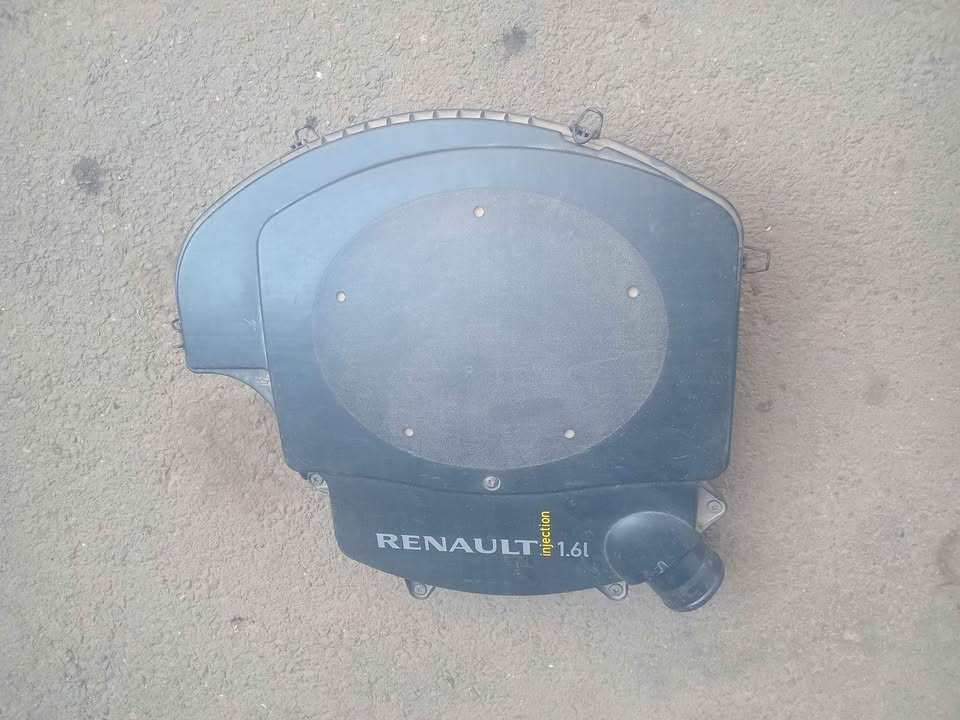 2012 Renault sandero 1.6 throttle body airfilter cover for sale - Private Seller 2012 Renault sandero 1.6 throttle body airfilter cover for sale - Private Seller