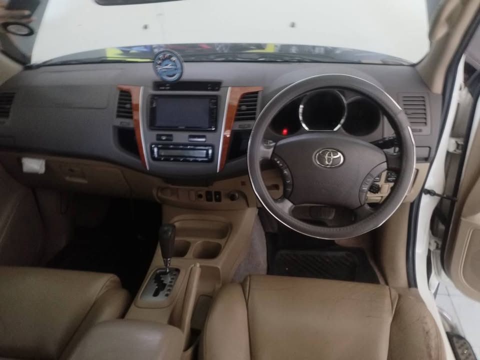 2011 TOYOTA Fortuner 3.0 D-4D 4x2 AUTOMATIC