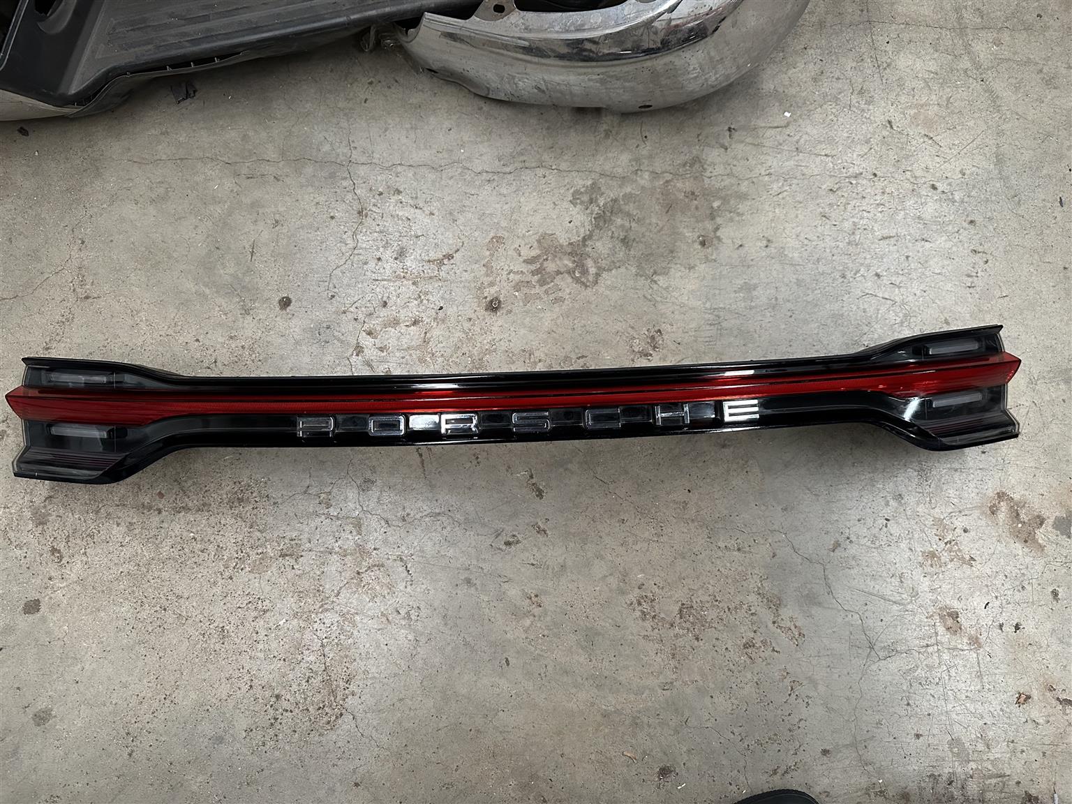 Porsche Macan 95B Center Trunk Brake Lamp Tailight - Private Seller Porsche Macan 95B Center Trunk Brake Lamp Tailight - Private Seller