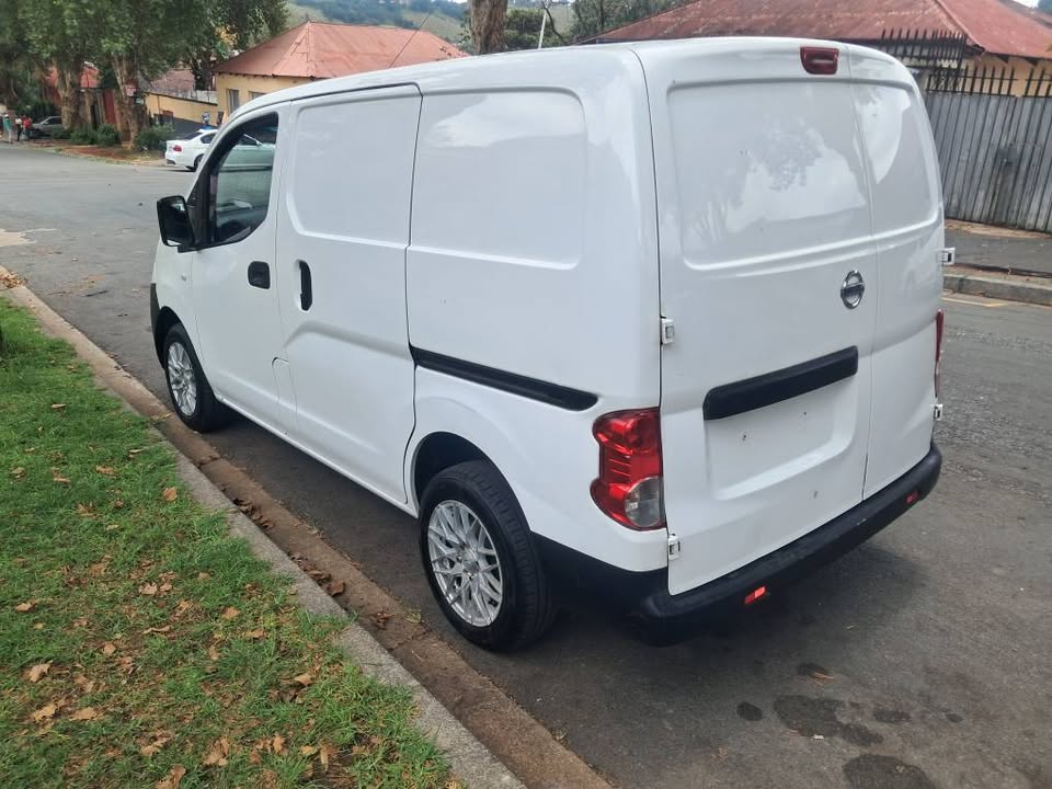 Nissan NV200 1.6i Panel van white 2015 for sale