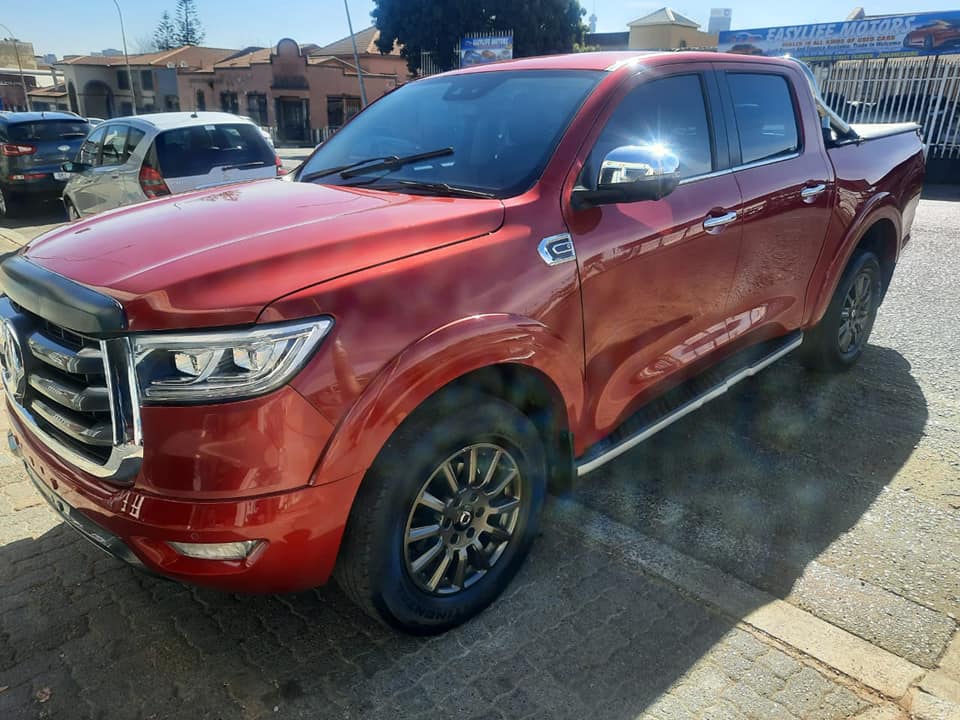 2022 GWM P Series 2.0 TD Double Cab DLX 4x4 Bakkie Automatic and leather seat Service book