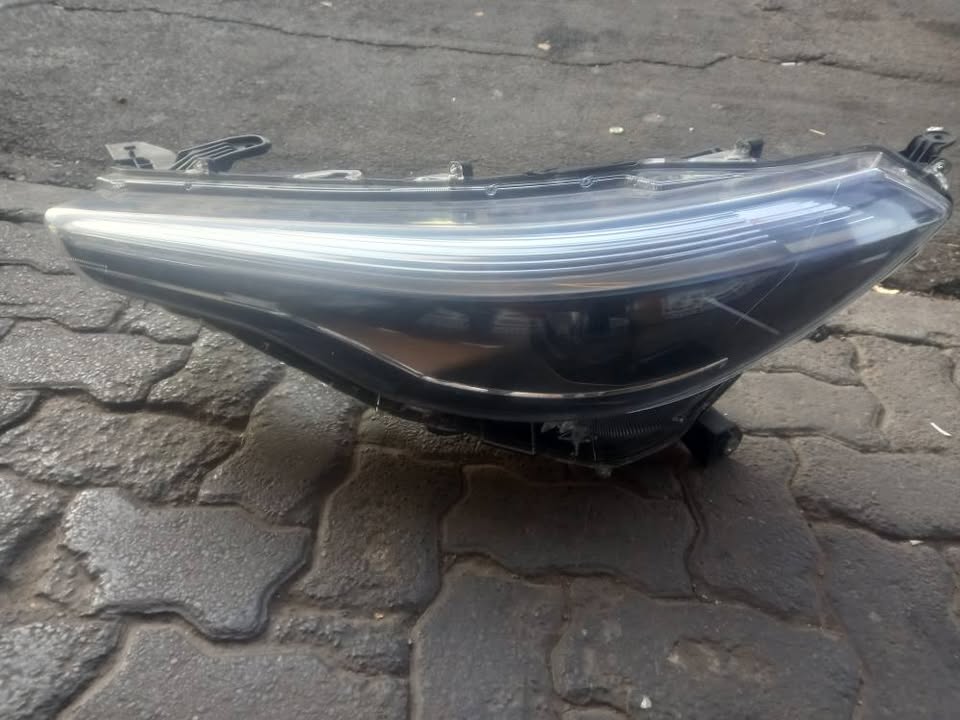 2021 - 2024 TOYOTA COROLLA CROSS LED HEADLIGHT LEFT HAND SIDE - Private Seller 2021 - 2024 TOYOTA COROLLA CROSS LED HEADLIGHT LEFT HAND SIDE - Private Seller
