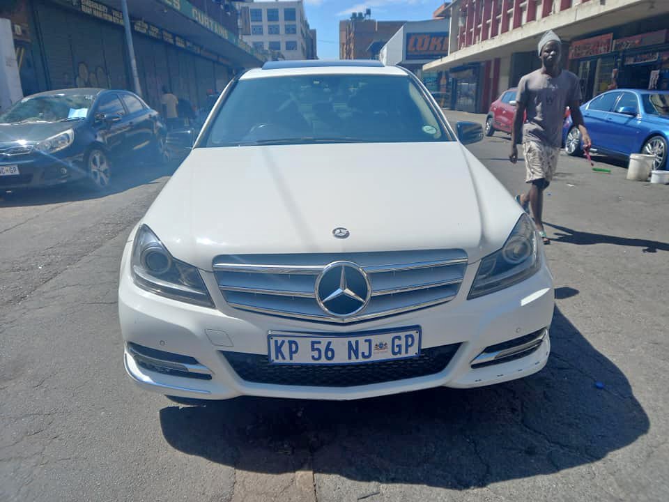 2014 MERCEDES BENZ C180 DIESEL, MANUAL TRANSMISSION, WHITE COLOUR, MILEAGE