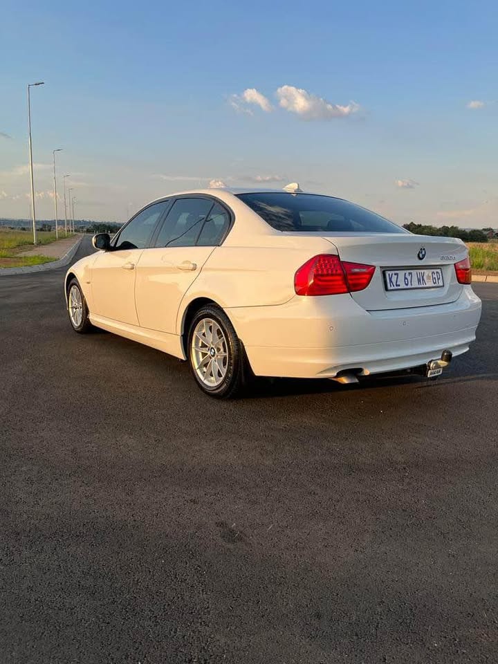 2010 BMW 320D EXECUTIVE