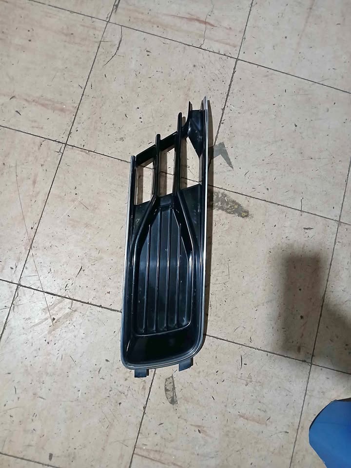 Audi A6 foglight cover - Private Seller Audi A6 foglight cover - Private Seller