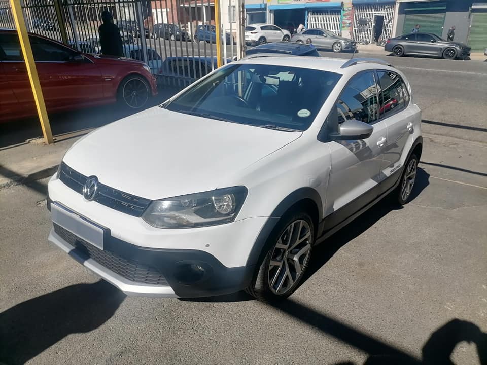 2017 Volkswagen polo 6 1.2 Cross Reserves sensor Service history 6 speed