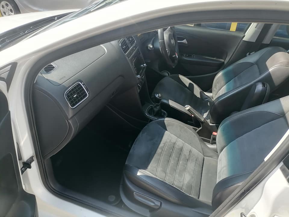 2011 Volkswagen polo 6 1.4 Hatchback with a leather seat and sunroof