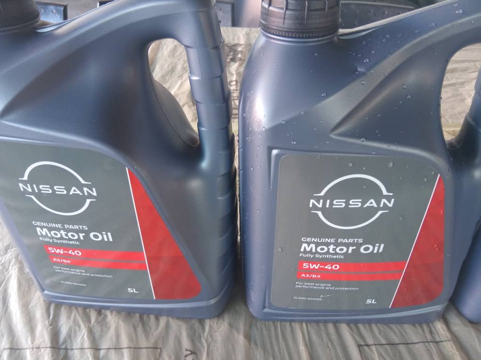 Nissan 5W-40 Synthetic Engine Oil For Sale - Private Seller