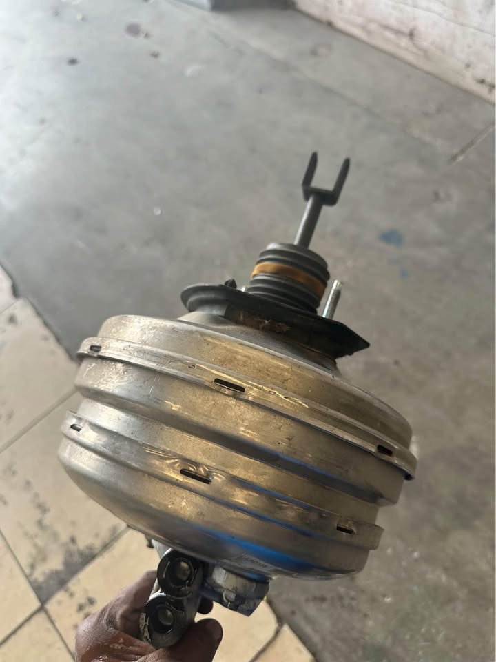 BMW E65 E66 F01 F02 730D Break Booster - Private Seller BMW E65 E66 F01 F02 730D Break Booster - Private Seller