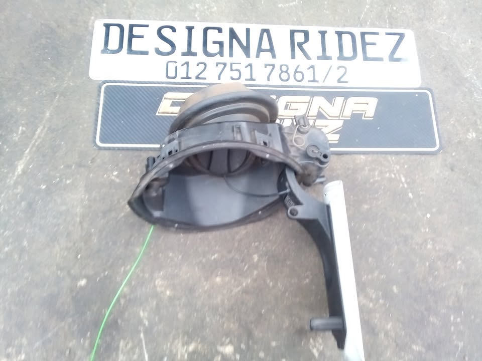 BMW F20/F21/F30 FUEL FLAP PETROL CAP - Private Seller