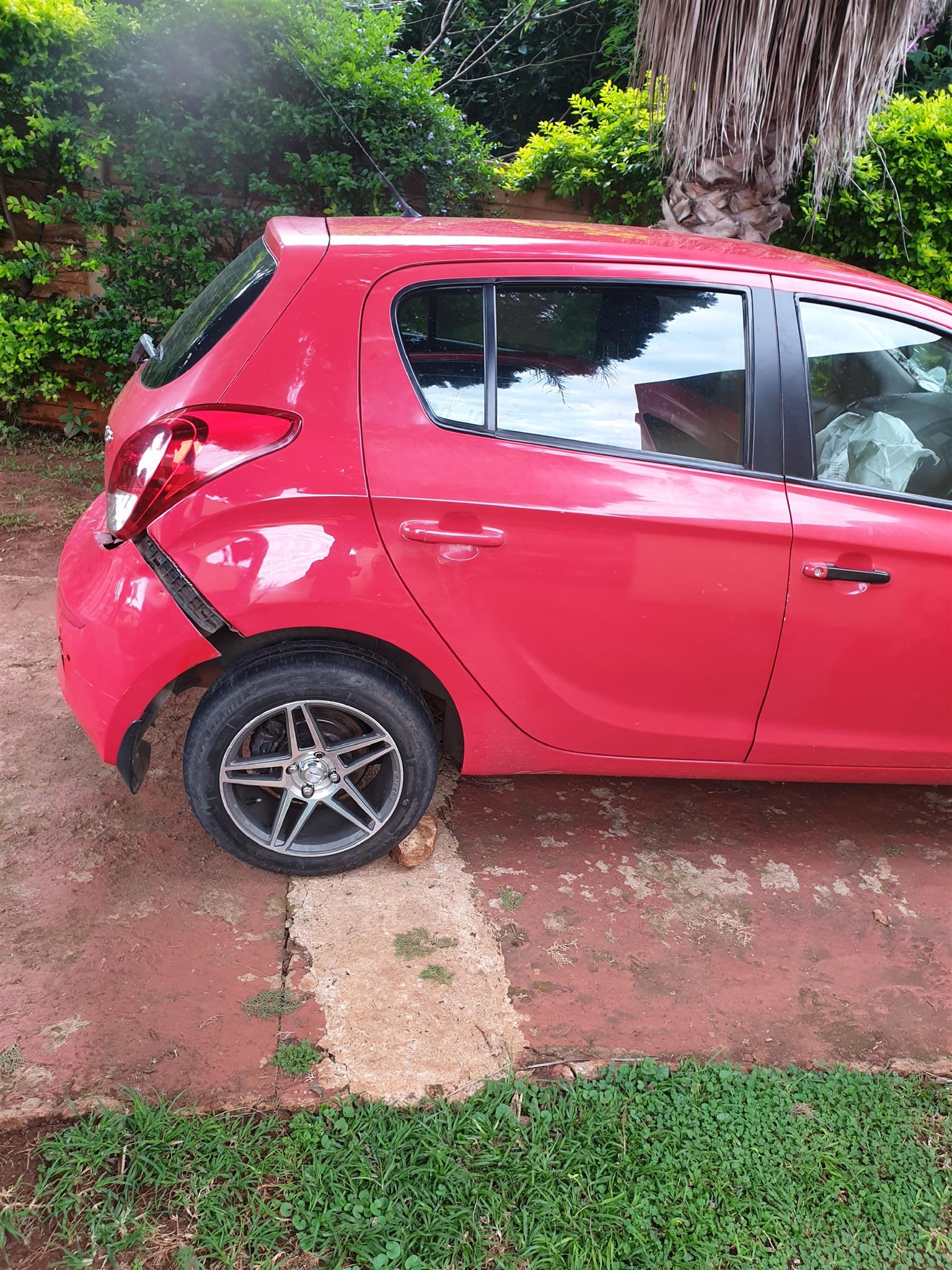 Hyundai i20 (2013 model) for striping.  Engine, doors, etc. - Private Seller
