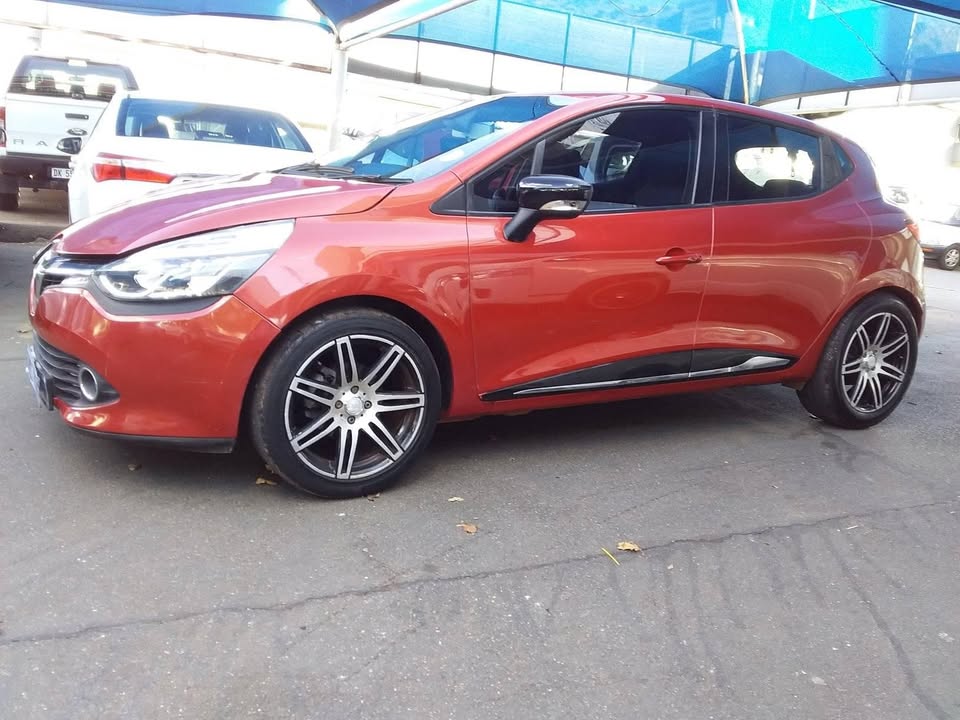 2013 model Renault Clio 4 700T
