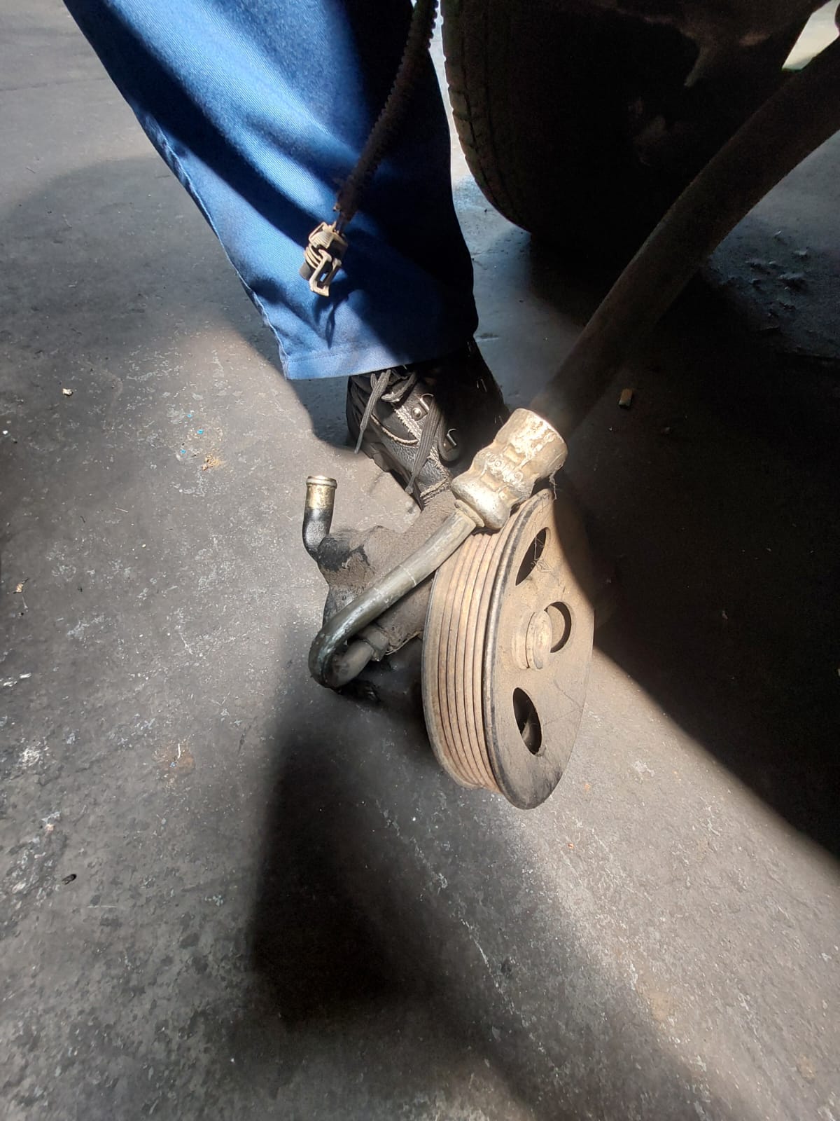 Opel Astra one airflow meter an power steering pump - Private Seller Opel Astra one airflow meter an power steering pump - Private Seller