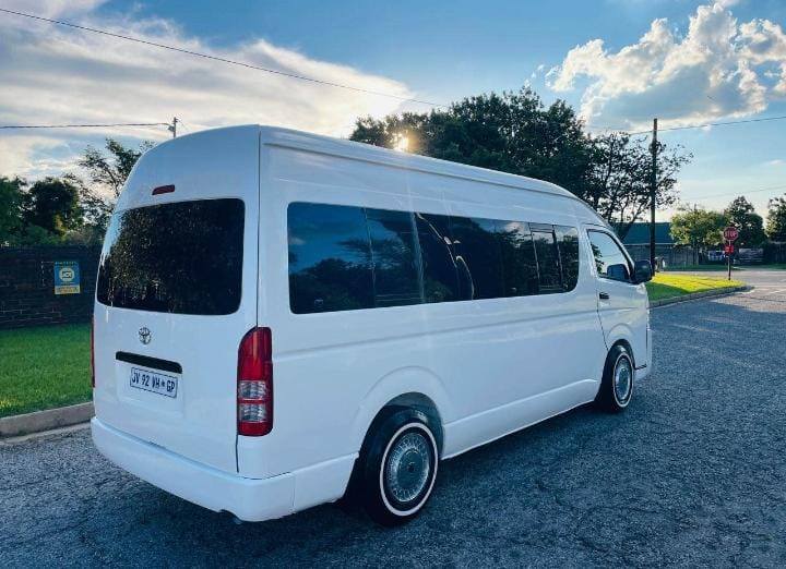 Toyota Quantum, 2.7 petrol, 310xxxkms Start and go, Bus is ready to ...