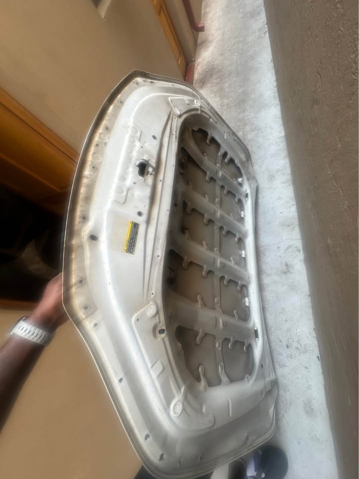 Toyota GD6 bonnet - Private Seller Toyota GD6 bonnet - Private Seller